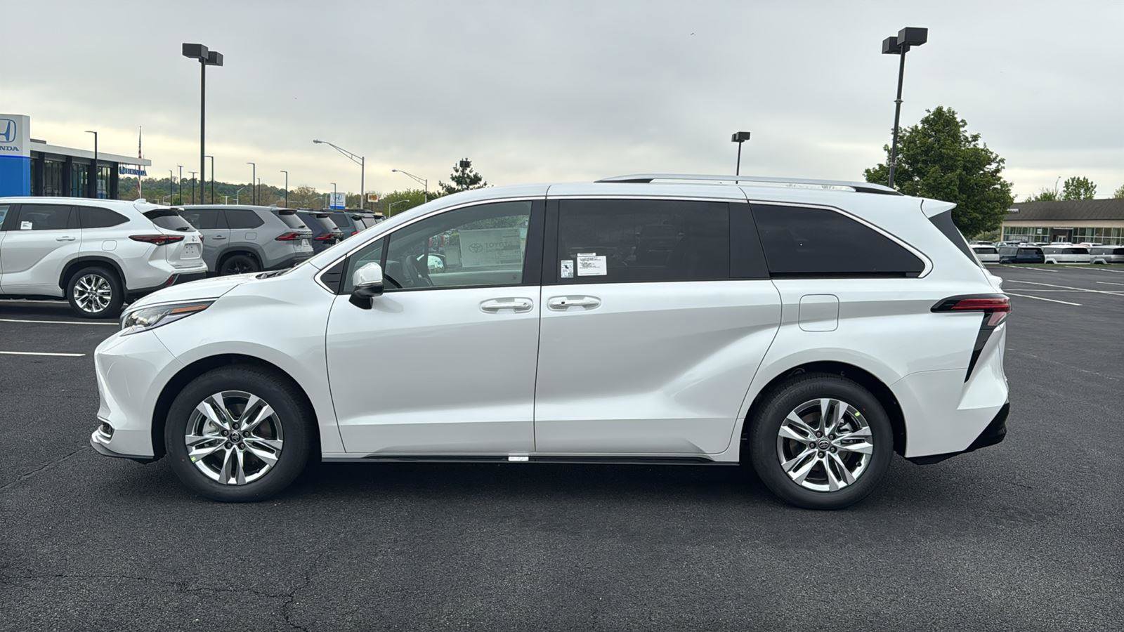 New 2026 Toyota Sienna Limited AWD/4WD image 8
