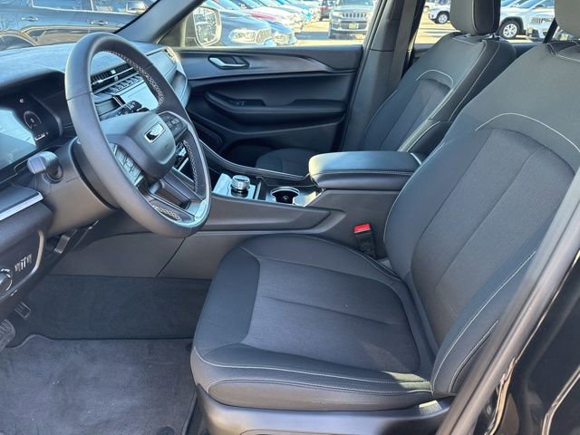 Used 2025 Jeep Grand Cherokee Laredo w/ Luxury Tech Group I image 22