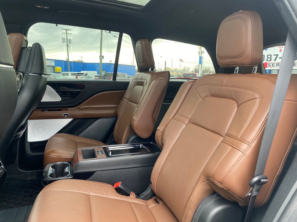Used 2024 Lincoln Aviator Reserve w/ Equipment Group 201A image 15