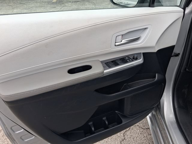 Used 2025 Toyota Sienna XLE w/ XLE Plus Package FWD image 13