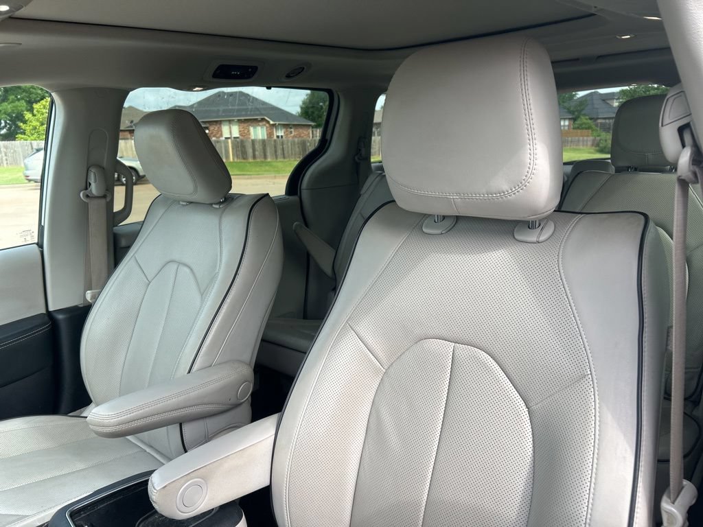 Used 2021 Chrysler Pacifica Limited w/ Premium & Safety Sphere Group AWD/4WD image 8