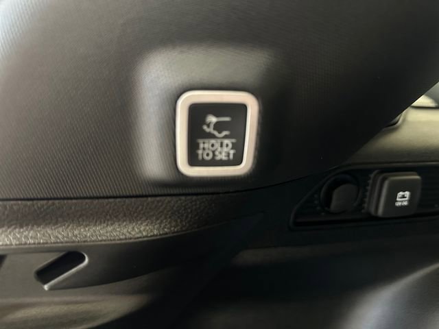 New 2025 Jeep Grand Cherokee Altitude AWD/4WD image 17
