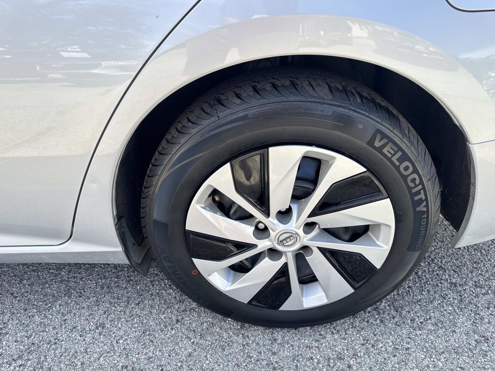 Used 2024 Nissan Altima 2.5 S image 6