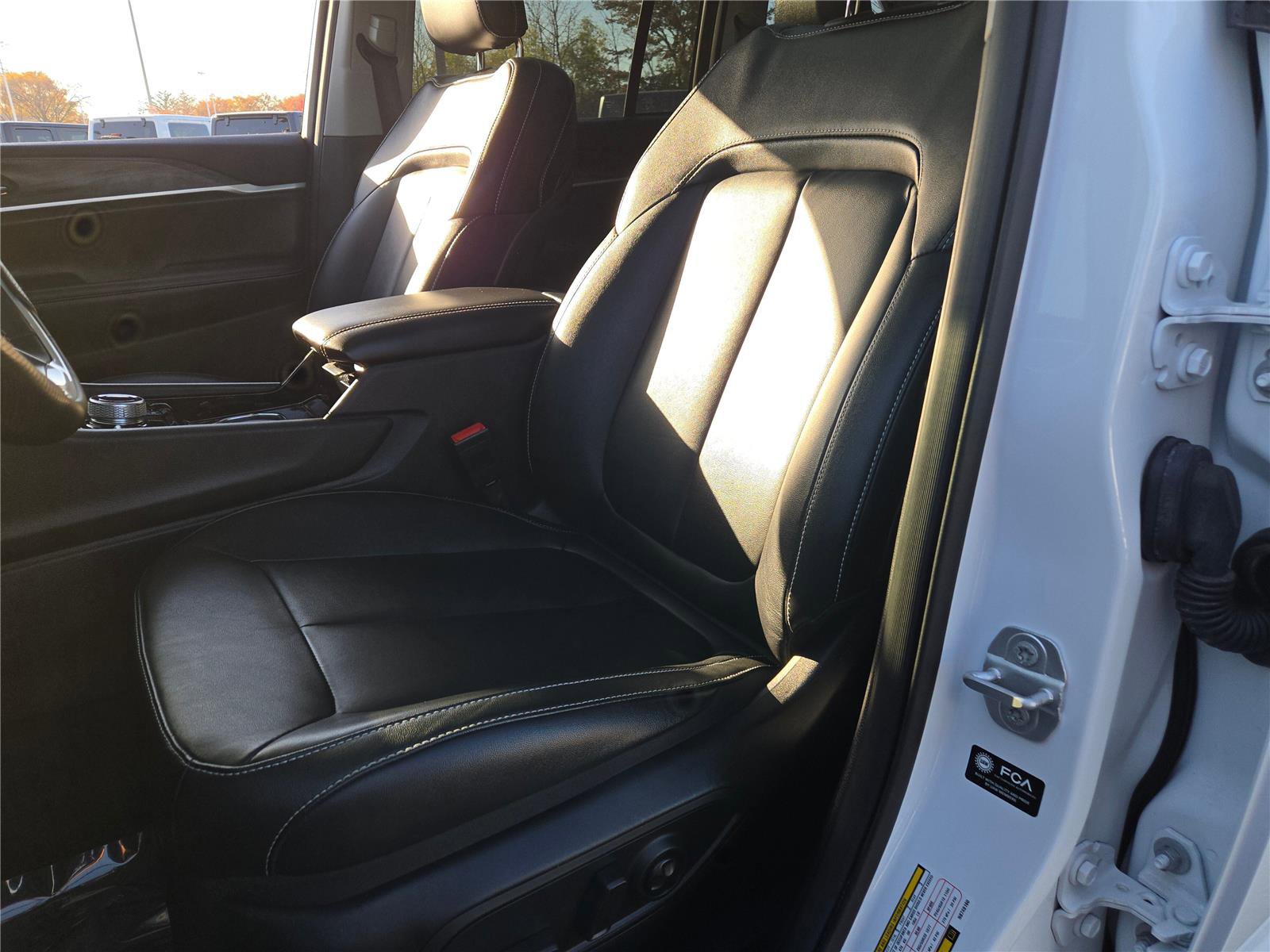 Used 2022 Jeep Grand Cherokee Limited 4xe image 28