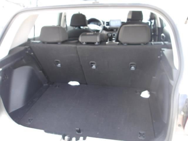 Used 2025 Hyundai Venue SEL FWD image 5