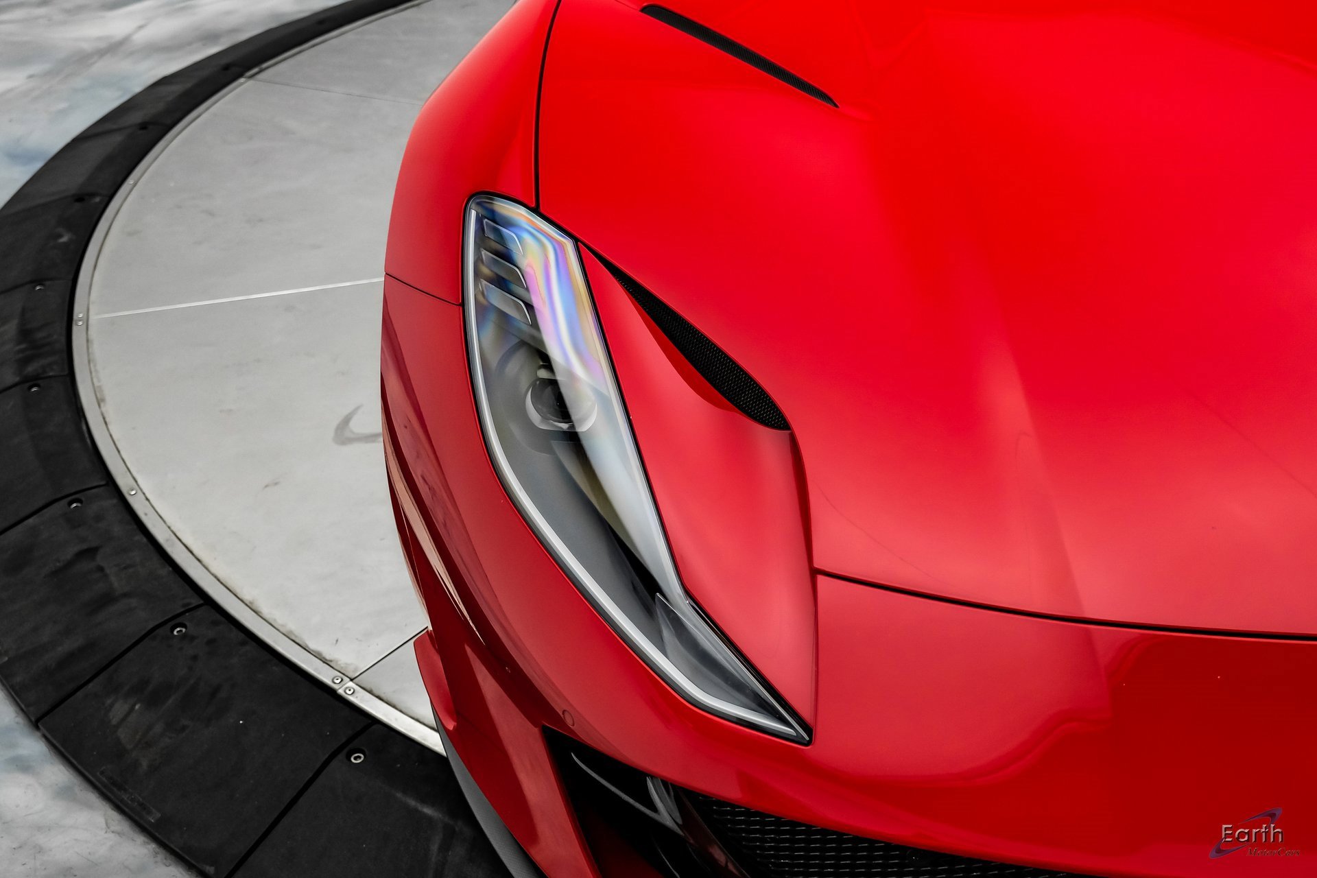Used 2018 Ferrari 812 Superfast image 33