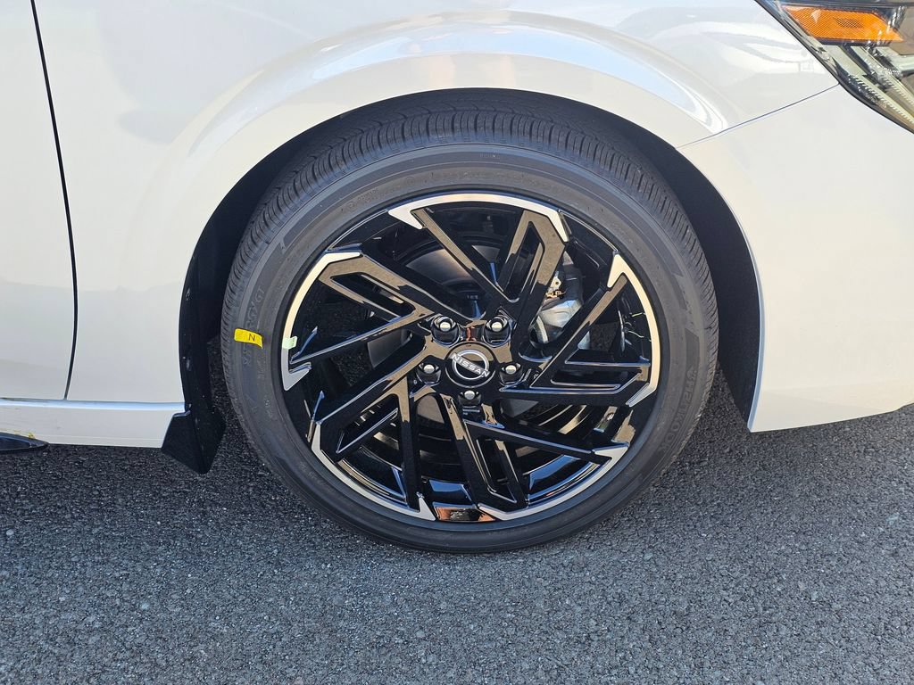 New 2026 Nissan Sentra SR w/ SR Premium Package FWD image 30
