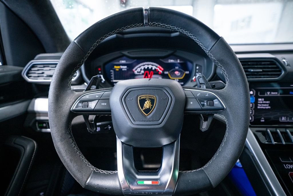 Used 2021 Lamborghini Urus AWD/4WD image 40