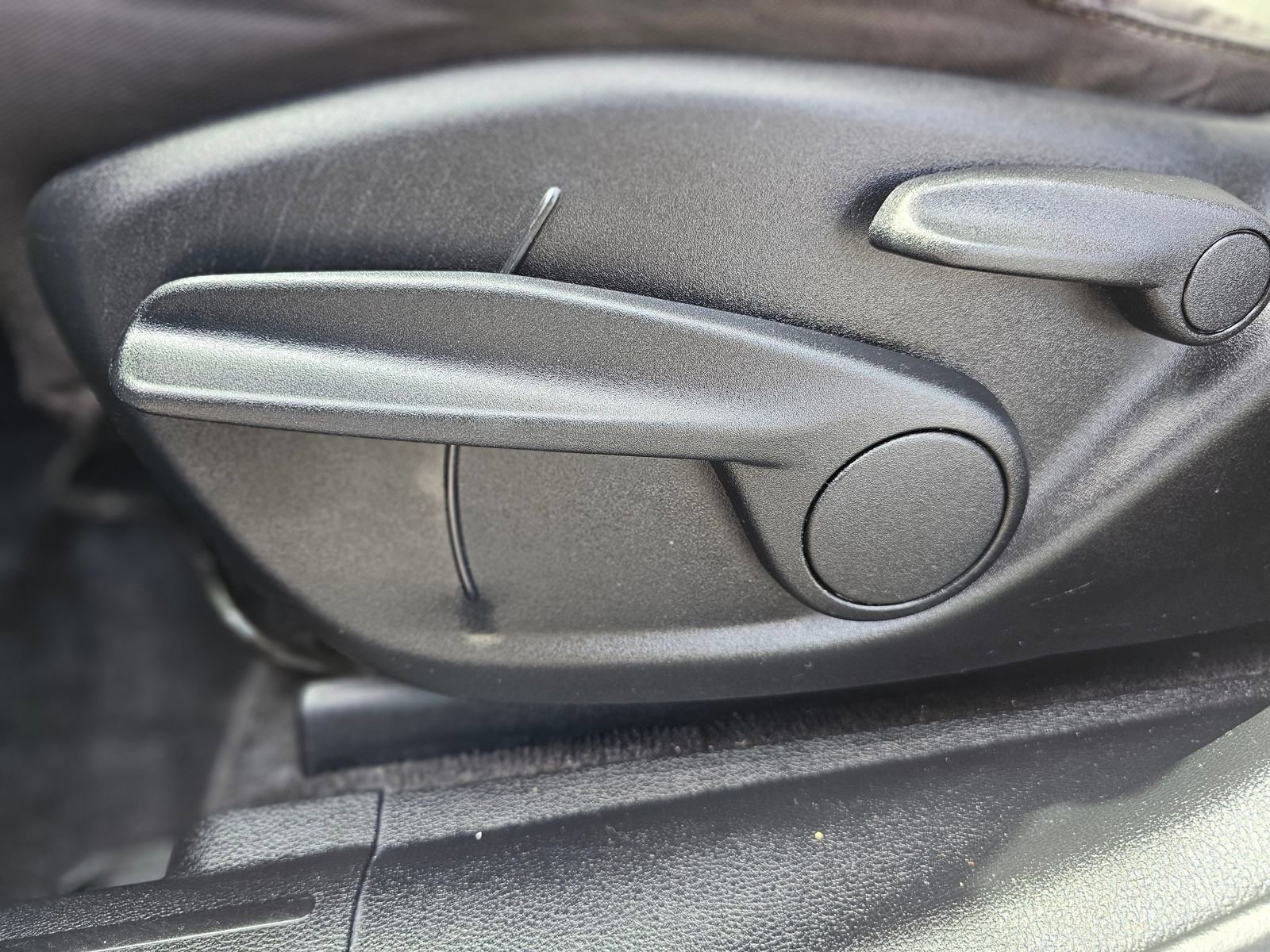 Used 2015 Jeep Cherokee Sport w/ Sport Appearance Group image 21