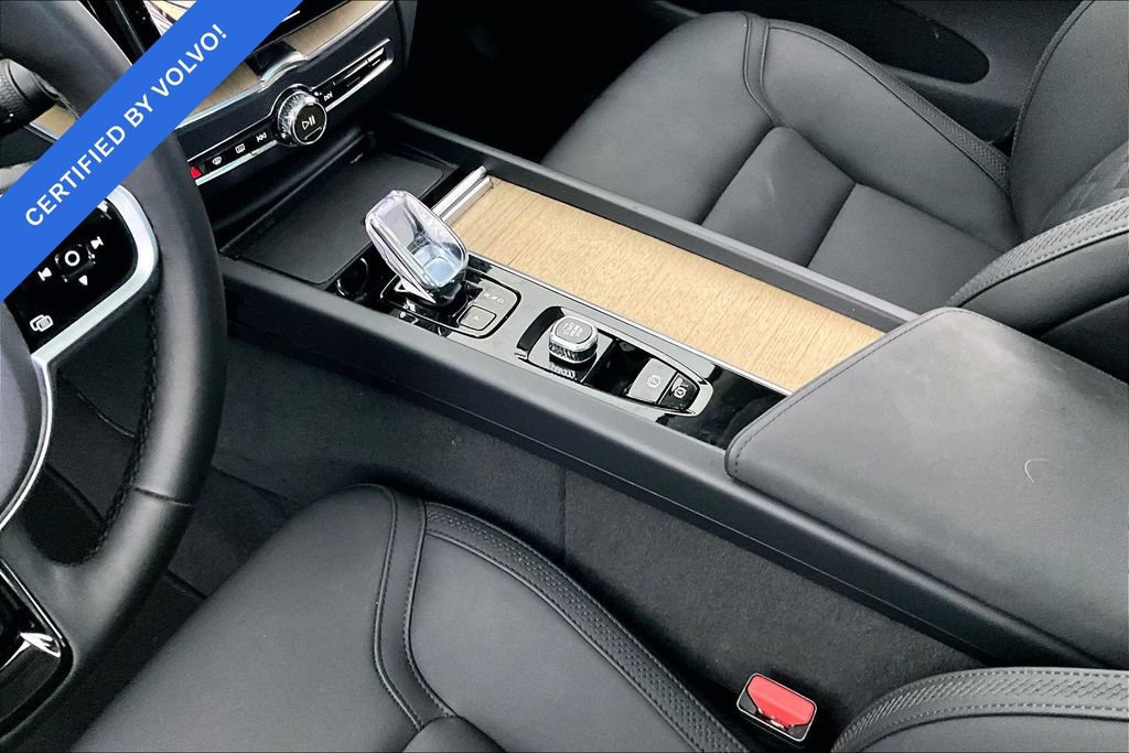 Certified 2026 Volvo XC60 B5 Plus AWD/4WD image 16