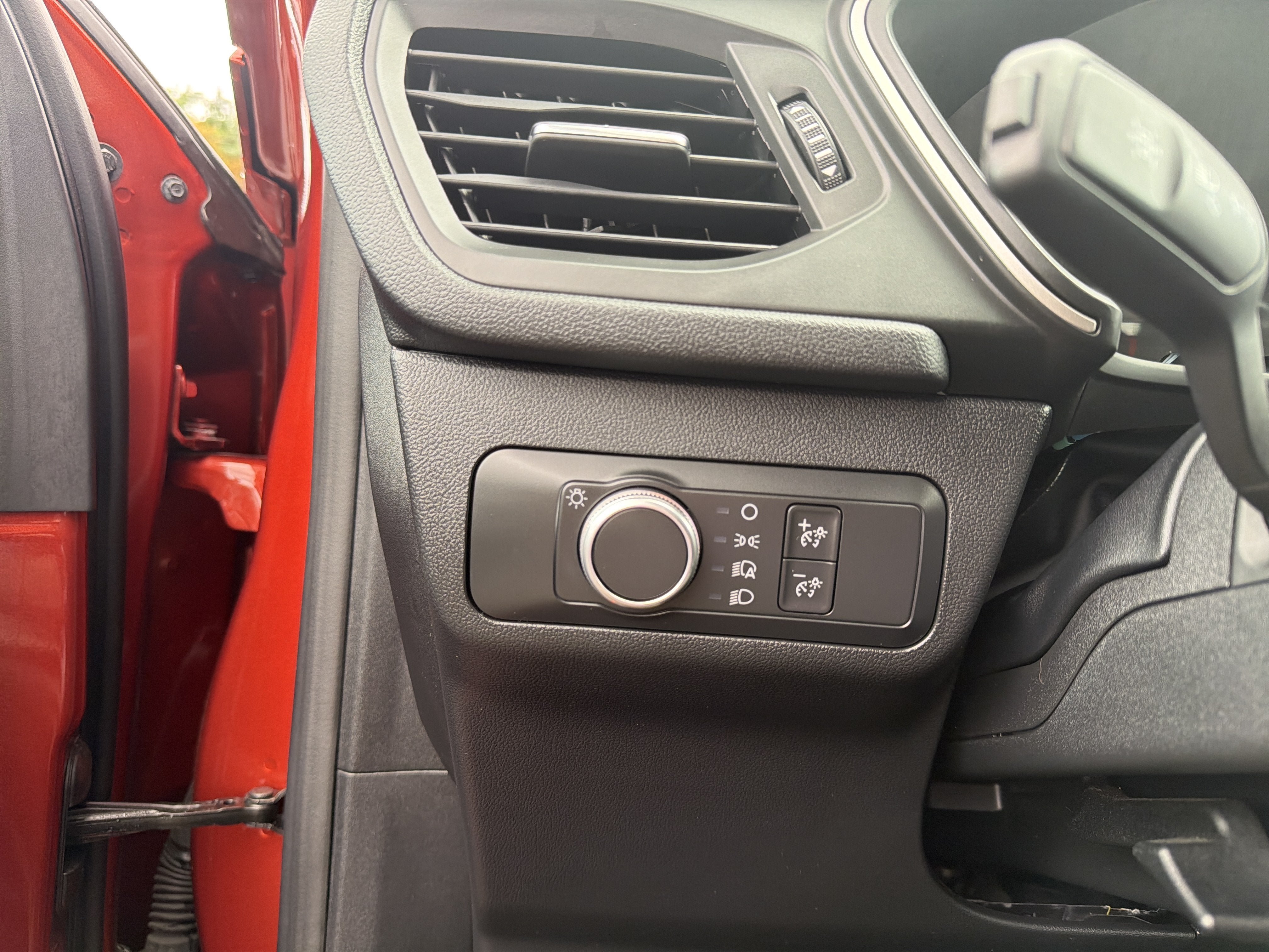Used 2020 Ford Escape SE AWD/4WD image 16