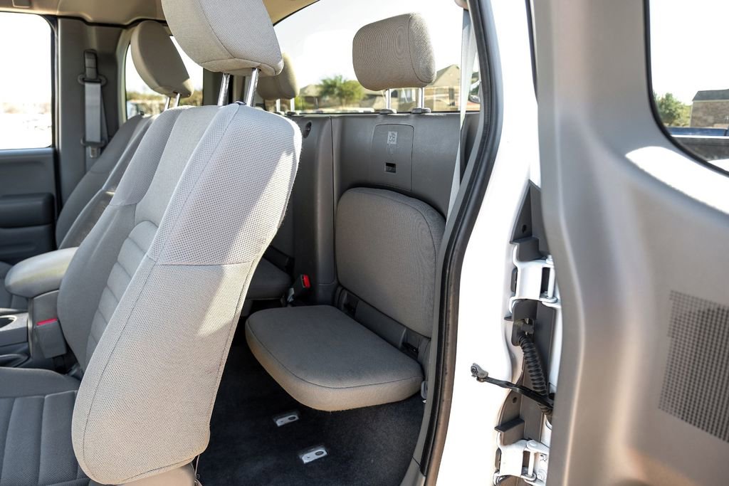 Used 2019 Nissan Frontier S image 35