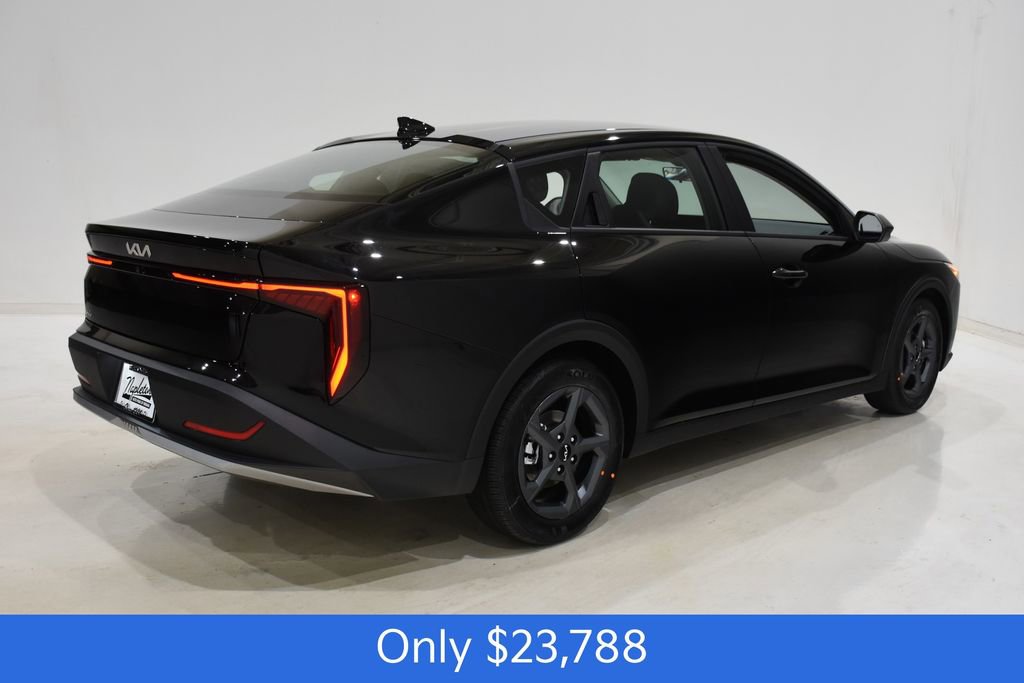 New 2026 Kia K4 LXS image 4