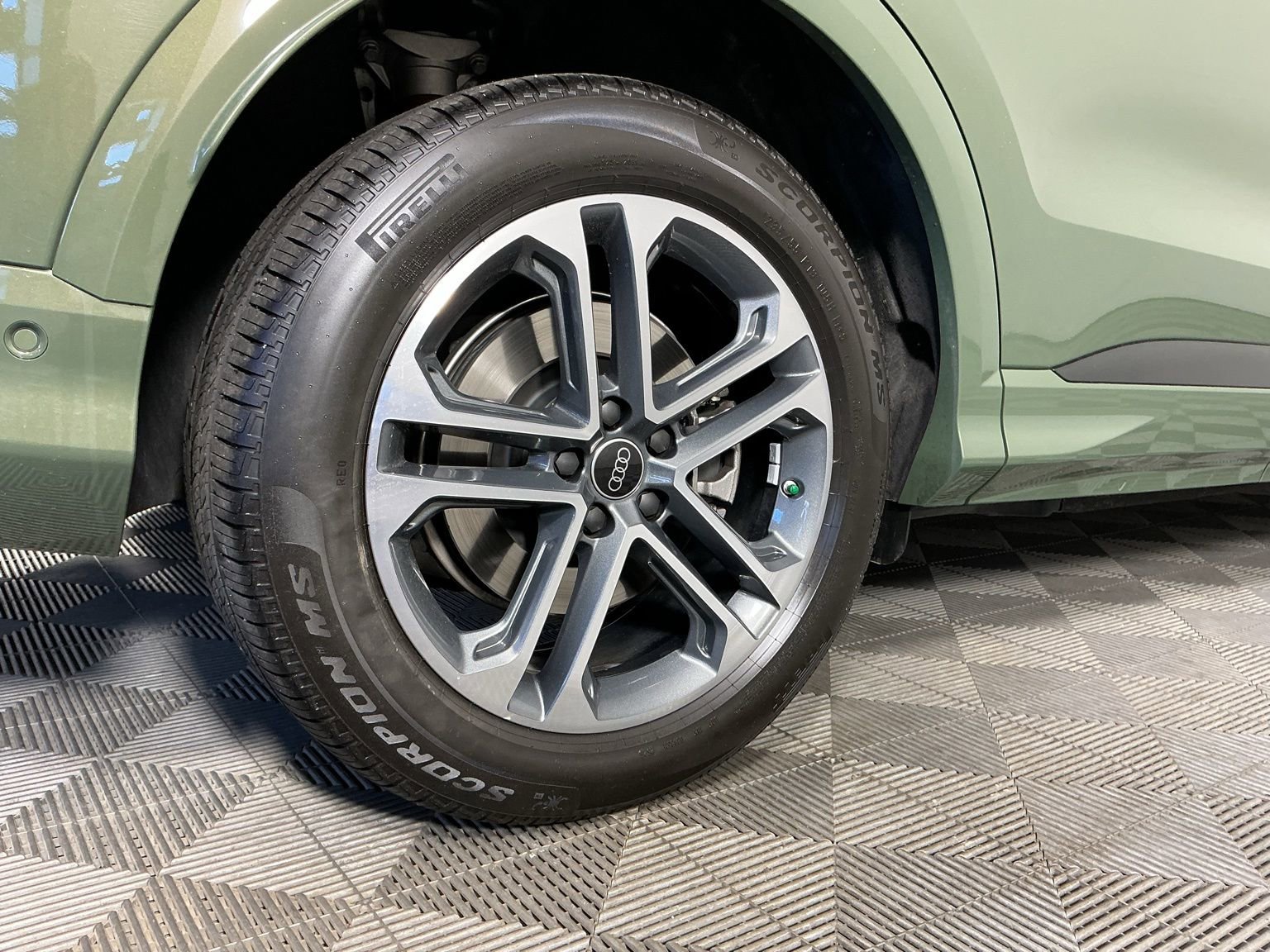 Used 2025 Audi Q5 Prestige image 11