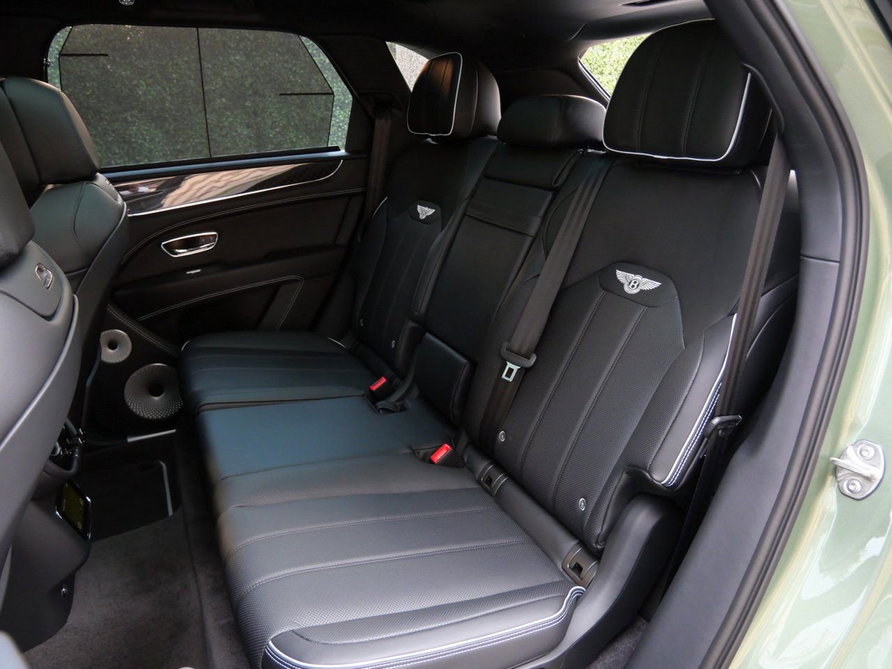 Used 2025 Bentley Bentayga AWD/4WD image 20