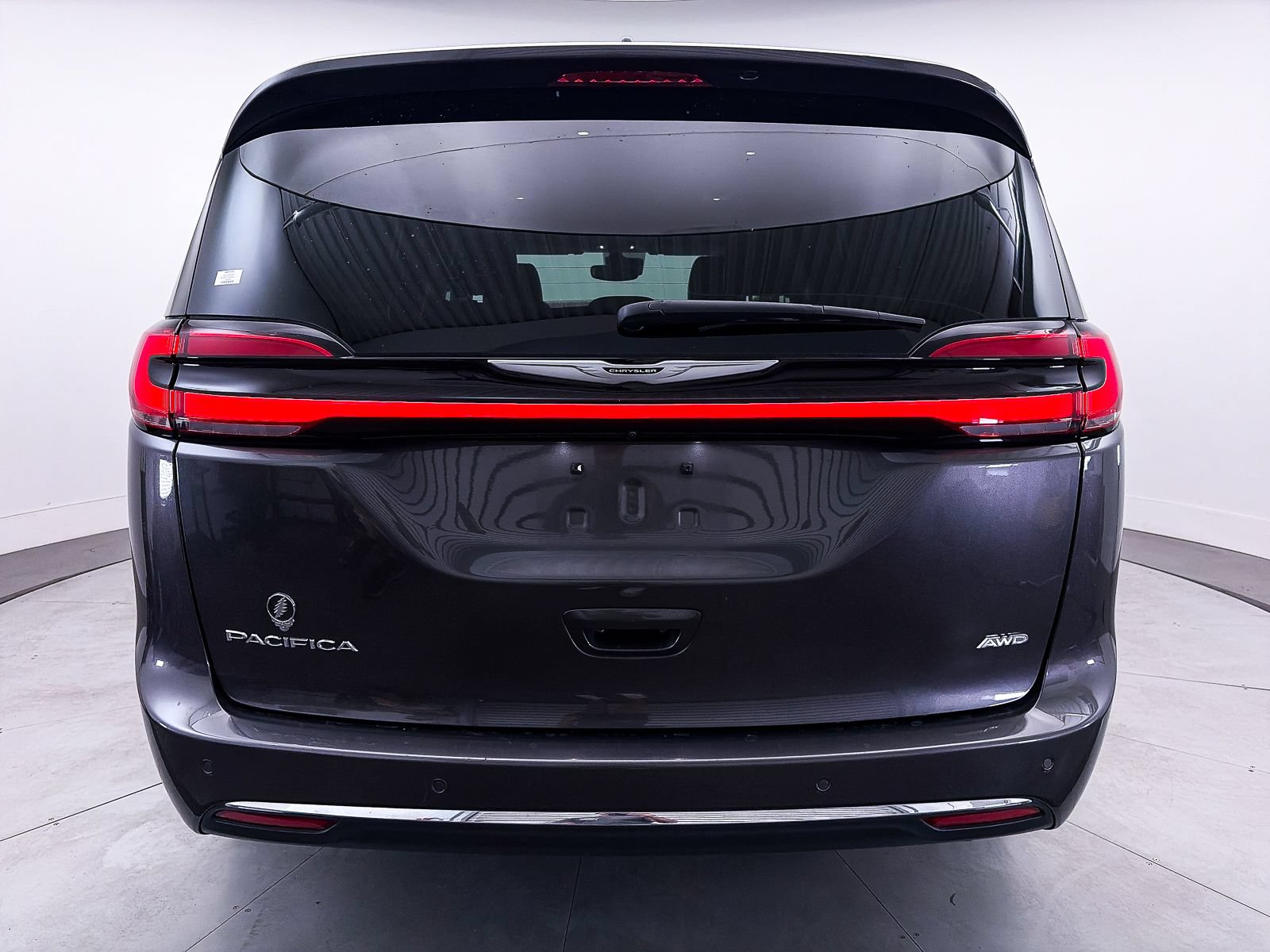 Used 2023 Chrysler Pacifica Touring-L AWD/4WD image 12
