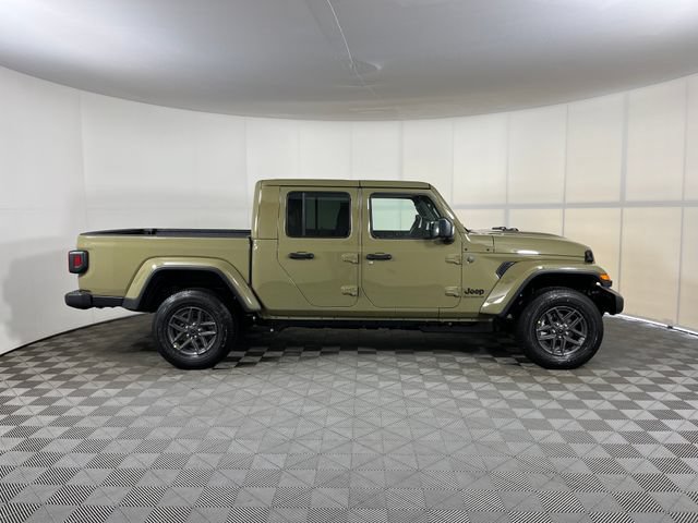 New 2026 Jeep Gladiator Sport AWD/4WD image 4