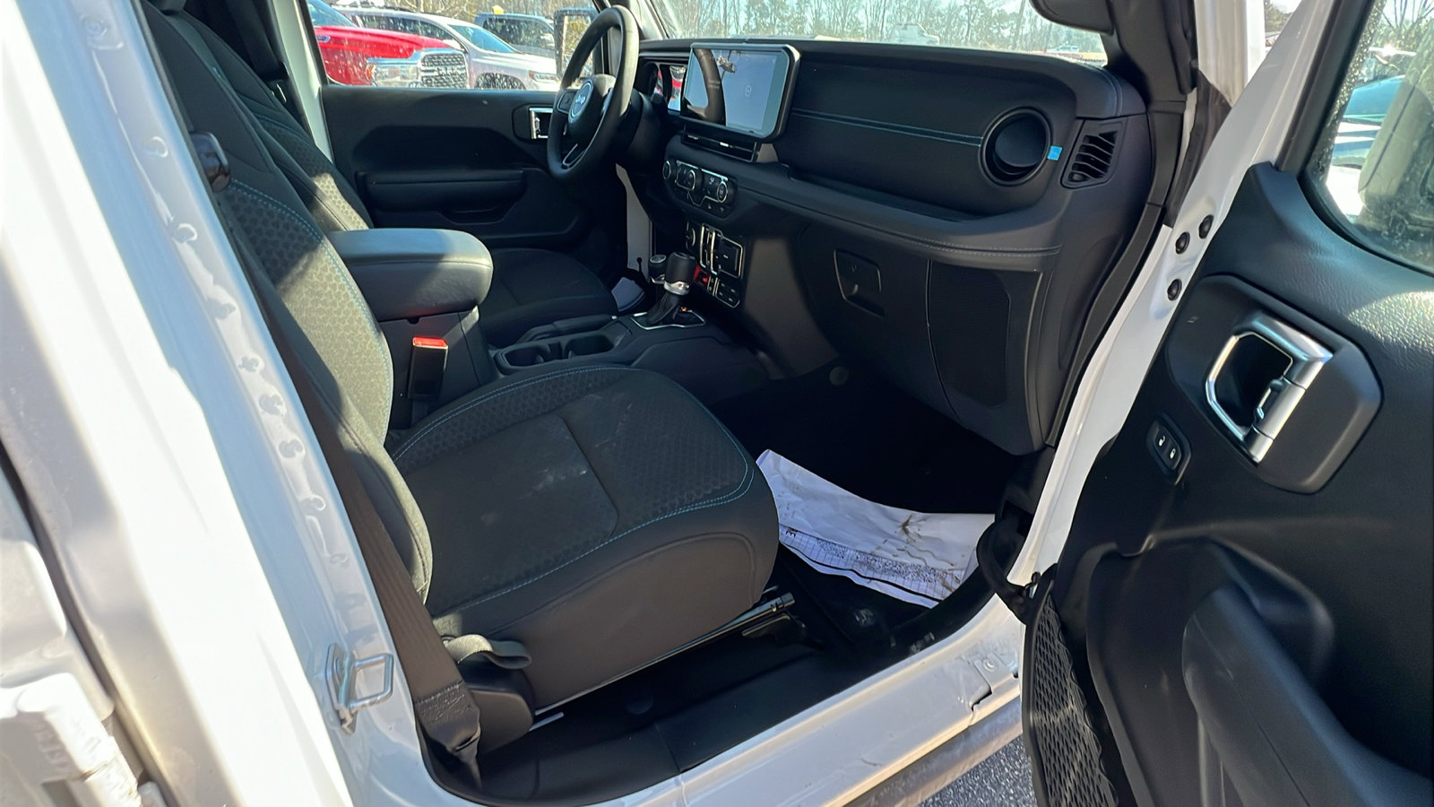 Used 2025 Jeep Wrangler Unlimited Rubicon 4xe w/ Convenience Group image 19