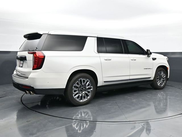 Used 2023 GMC Yukon XL Denali Ultimate AWD/4WD image 2
