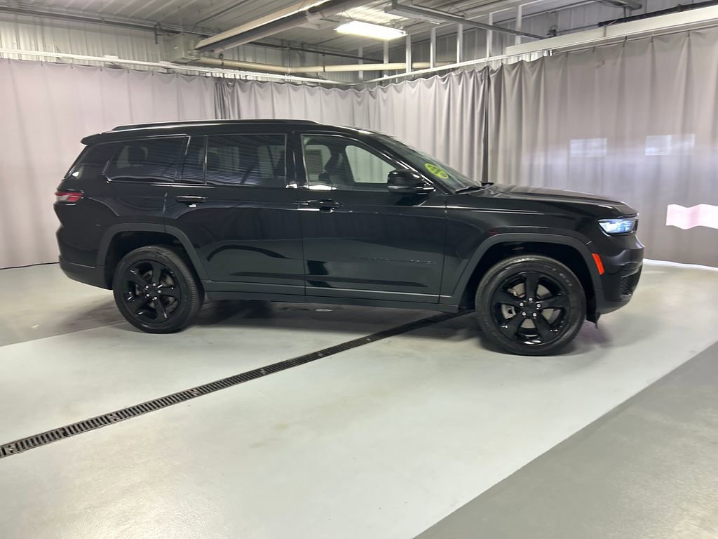 Used 2022 Jeep Grand Cherokee L Laredo image 8