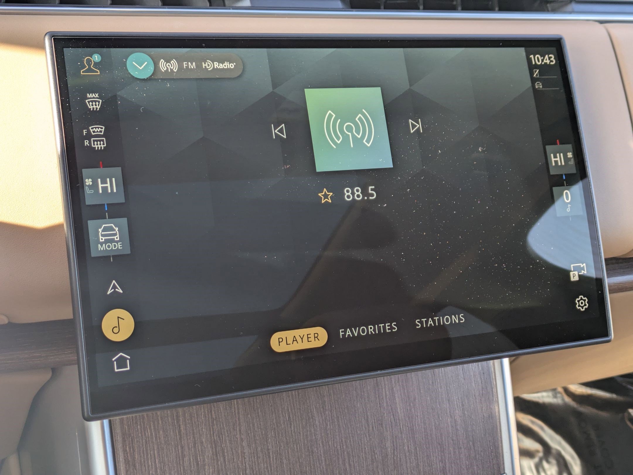 Certified 2024 Land Rover Range Rover SE image 21