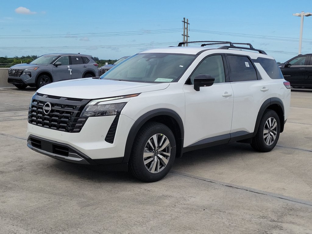 New 2026 Nissan Pathfinder SL FWD image 3