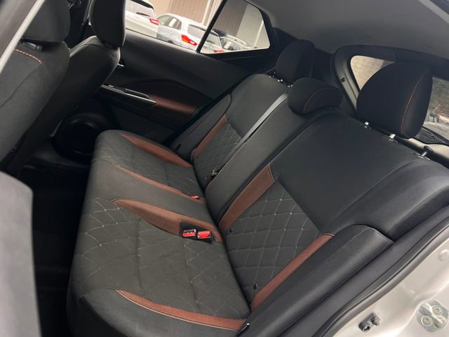 Used 2020 Nissan Kicks SR image 19