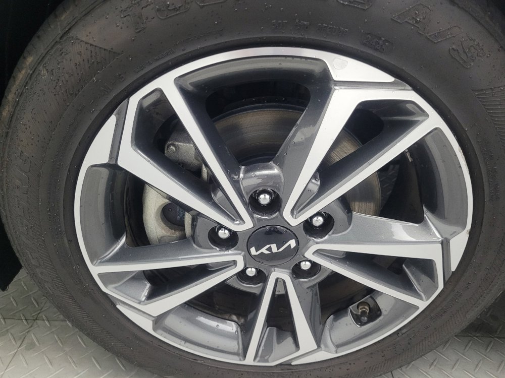 Used 2023 Kia Forte LXS image 31