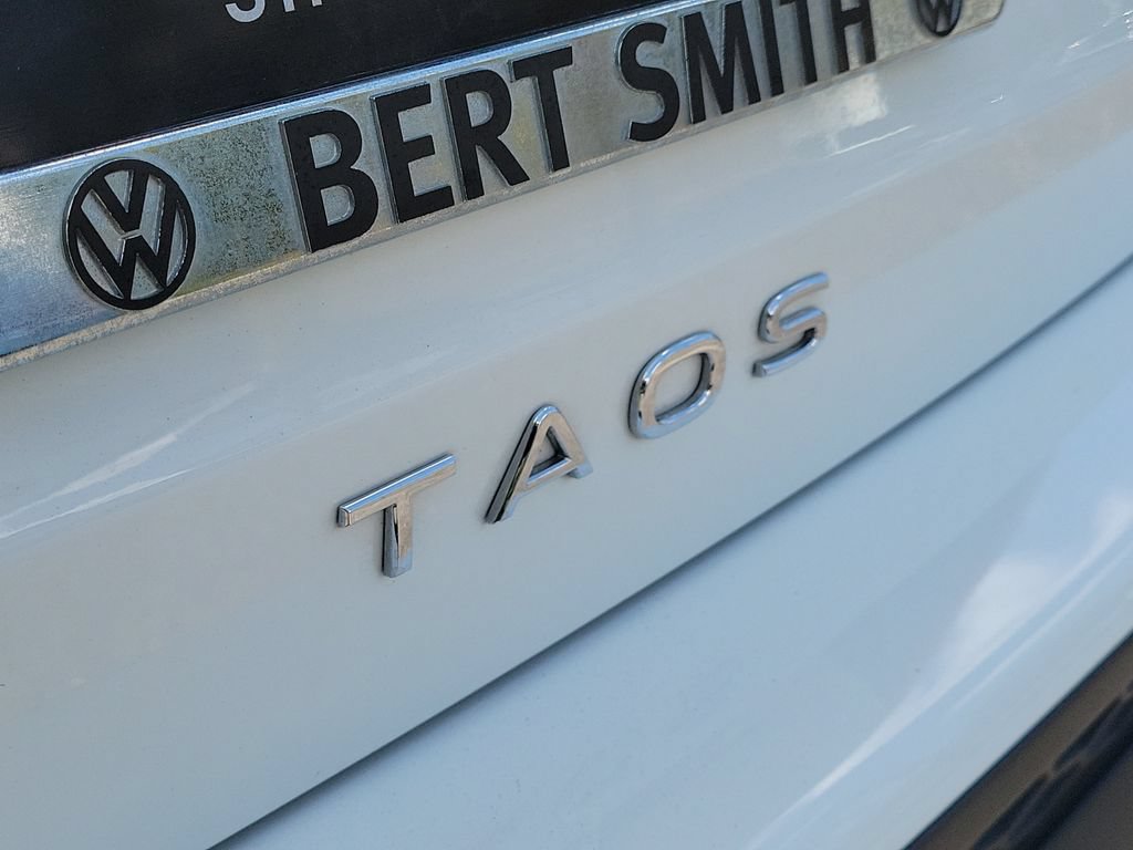 Used 2023 Volkswagen Taos SE FWD image 6