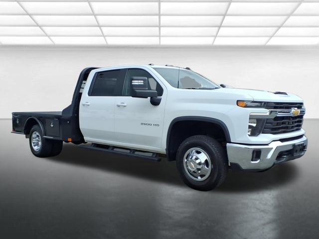 Used 2025 Chevrolet Silverado 3500 LT w/ Convenience Package AWD/4WD image 15