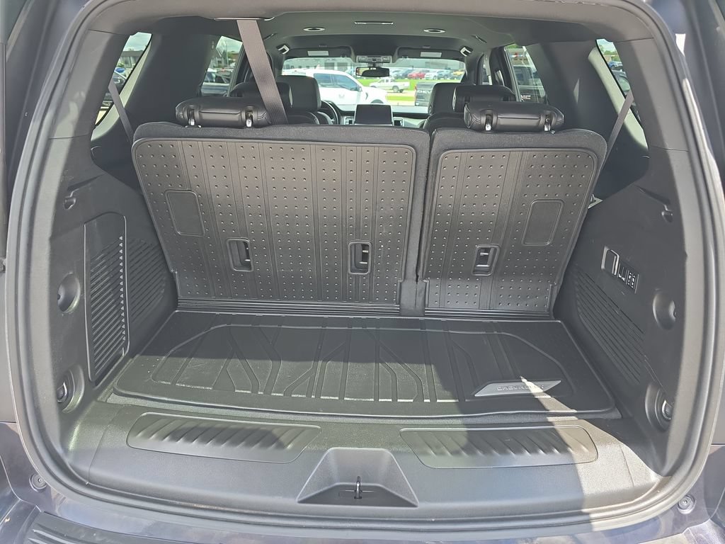 Used 2022 Chevrolet Tahoe LT w/ Luxury Package AWD/4WD image 14