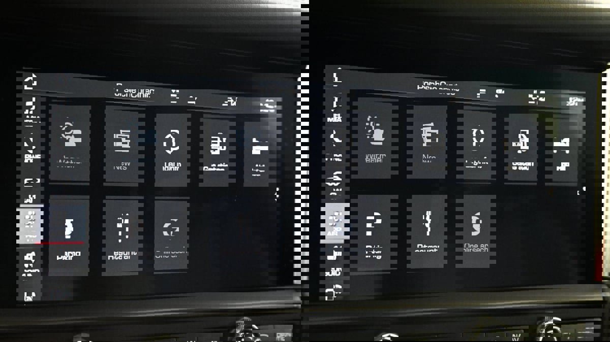 Used 2021 Porsche Macan Turbo w/ Premium Package Plus (PF0) image 30