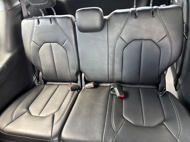 Used 2025 Chrysler Pacifica Select FWD image 19