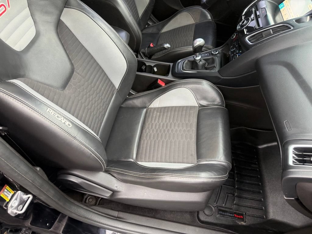 Used 2017 Ford Focus ST w/ Equipment Group 401A FWD image 49