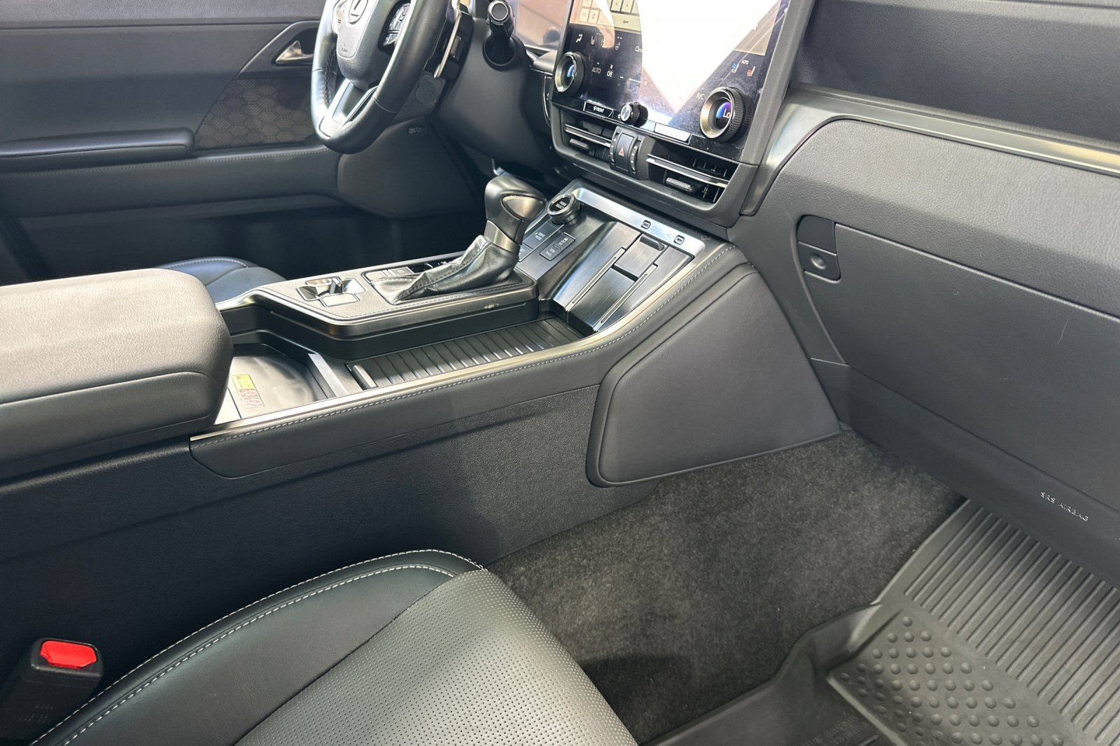 Certified 2024 Lexus GX 550 w/ Accessory Package (Z1) AWD/4WD image 14