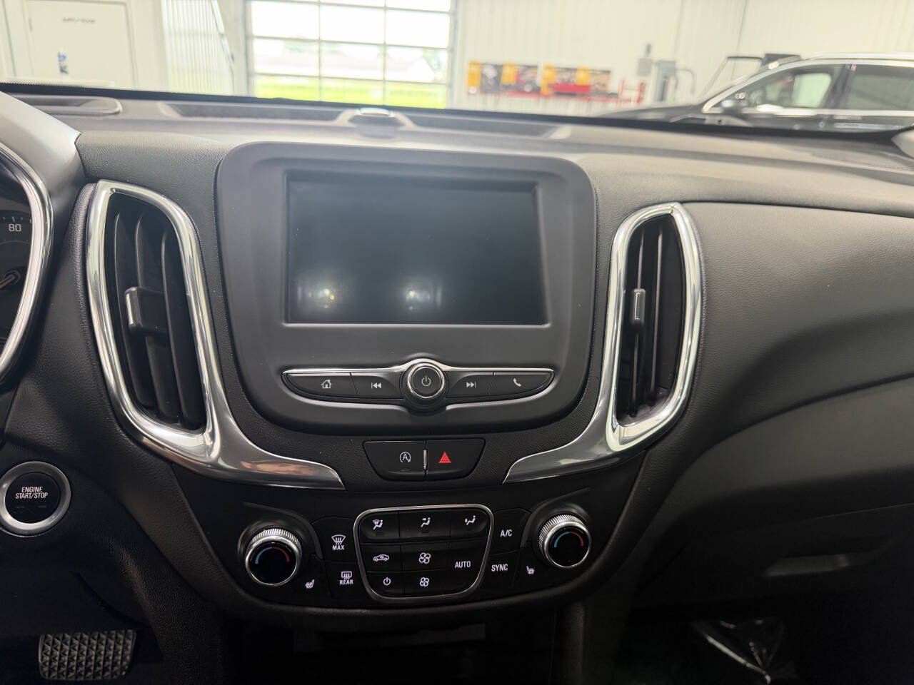 Used 2023 Chevrolet Equinox LT FWD image 11