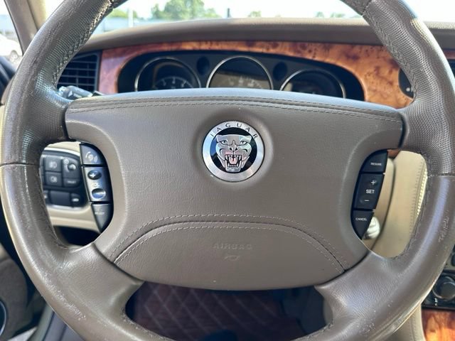 Used 2008 Jaguar XJ8 RWD image 18