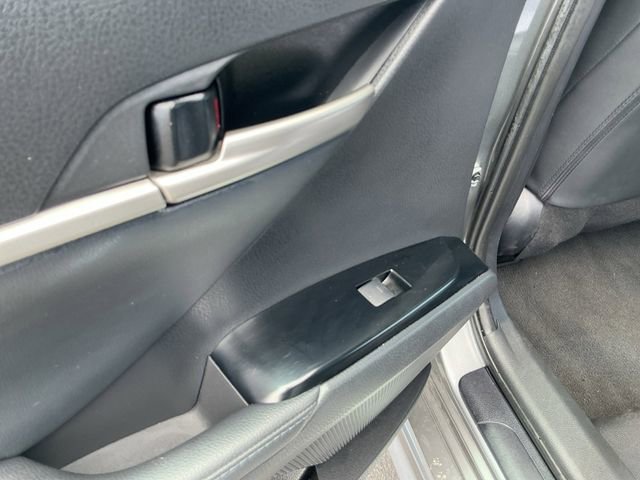 Used 2025 Toyota Camry XSE FWD image 14