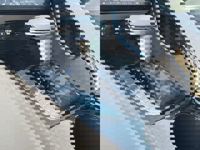 Certified 2025 Hyundai Elantra SEL image 25