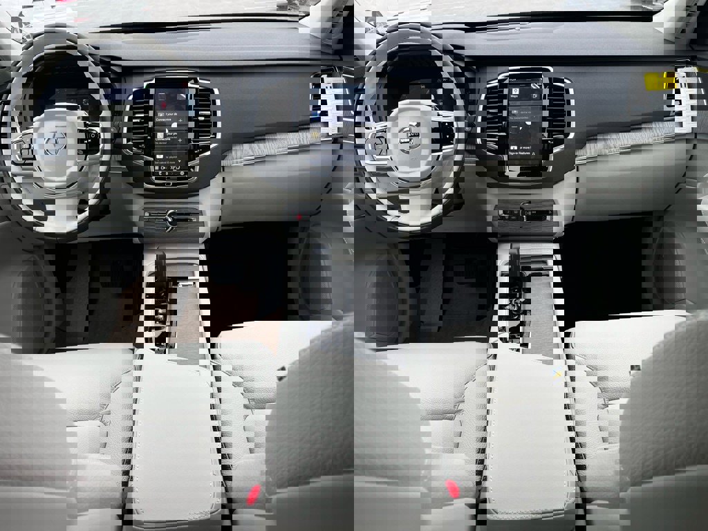 Used 2025 Volvo XC90 B6 Plus w/ Protection Package Premier image 11