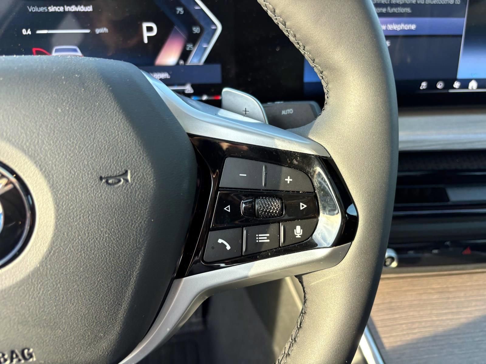 Used 2025 BMW 330i xDrive Sedan image 18