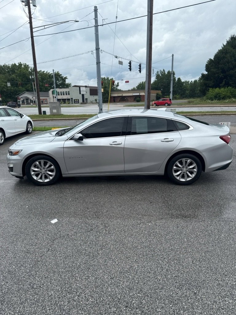 Used 2021 Chevrolet Malibu LT image 2