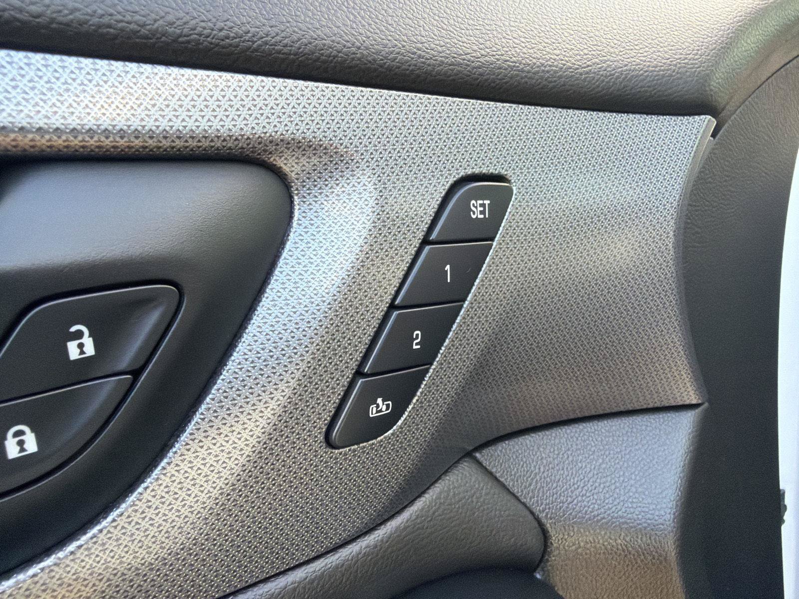 Used 2019 Chevrolet Traverse Premier w/ Redline Edition FWD image 17