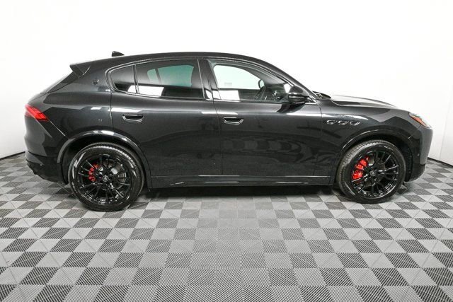 New 2025 Maserati Grecale Modena image 8