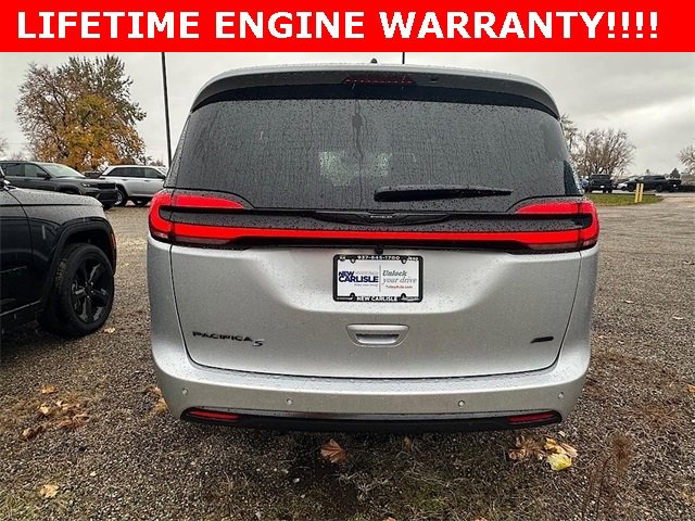 New 2026 Chrysler Pacifica Select w/ S Appearance Package image 5