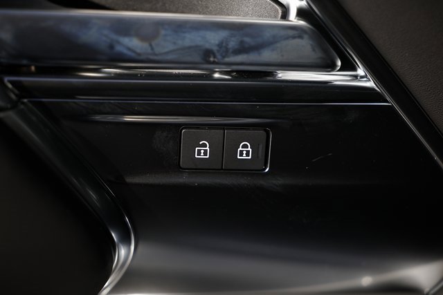 New 2025 Land Rover Range Rover SE image 23