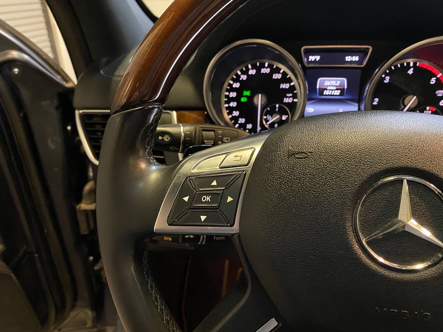 Used 2014 Mercedes-Benz ML 350 BlueTEC 4MATIC image 21