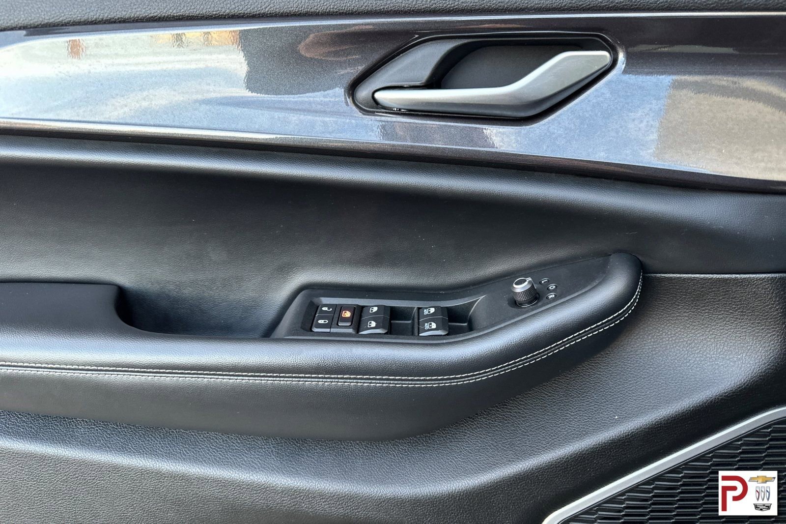 Used 2022 Jeep Grand Cherokee L Laredo image 12