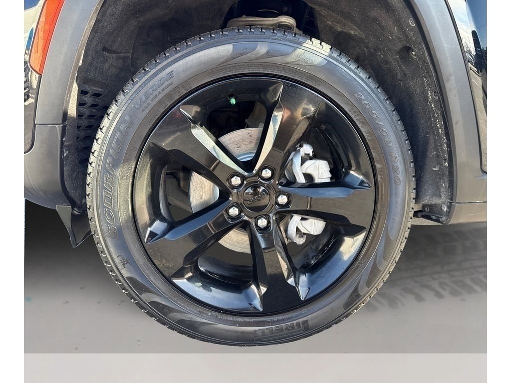 Used 2024 Jeep Grand Cherokee Limited w/ Black Appearance Package image 21