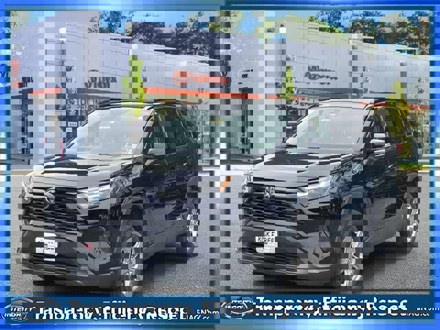 Certified 2023 Toyota RAV4 XLE w/ Convenience Package AWD/4WD image 4